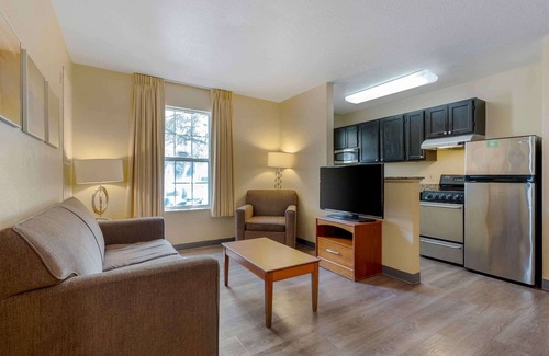 West Dundee Hotel | Convenient Extended Stay America Suites in Elgin West Dundee