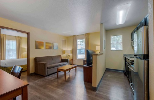 West Dundee Hotel | Convenient Extended Stay America Suites in Elgin West Dundee