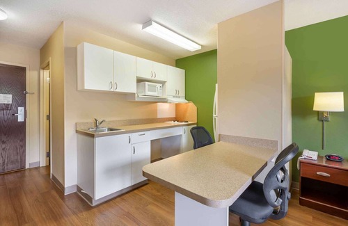 Naperville Hotel | Comfortable Extended Stay America Suites in Naperville