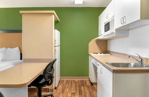 Naperville Hotel | Comfortable Extended Stay America Suites in Naperville