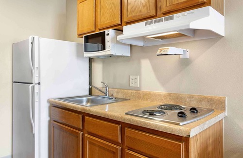 Wichita Hotel | Convenient Extended Stay Suites Near Wichita Airport