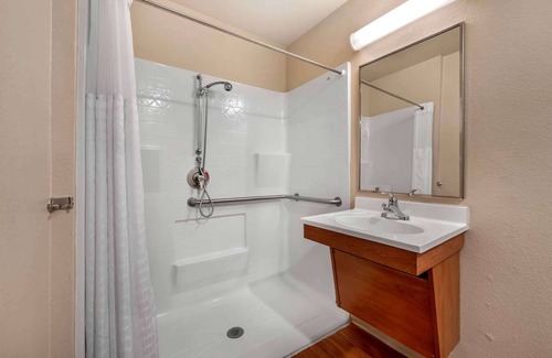 Wichita Hotel | Convenient Extended Stay Suites Near Wichita Airport
