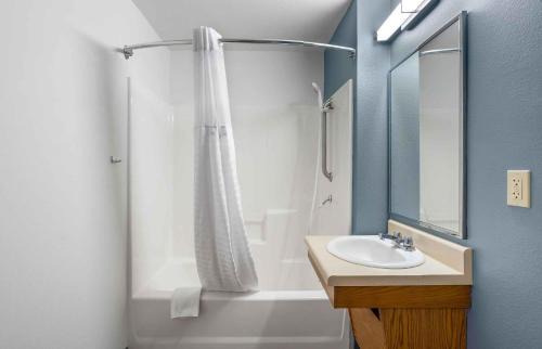 Estrella Hotel | Pet-Friendly Extended Stay Suites in Phoenix - West