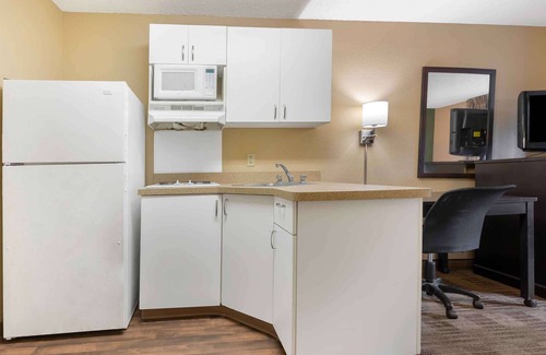 McNeil Hotel | Comfortable Extended Stay Suites near Lakeline Mall