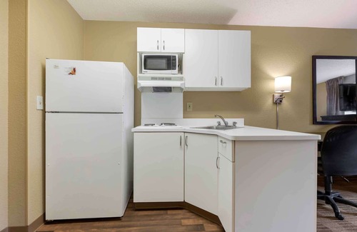 McNeil Hotel | Comfortable Extended Stay Suites near Lakeline Mall