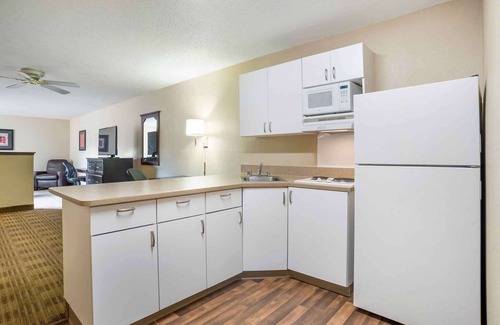 Kenner - Louis Armstrong International Airport Hotel | Convenient Extended Stay America Suites near New Orleans Airport