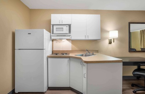 Kenner - Louis Armstrong International Airport Hotel | Convenient Extended Stay America Suites near New Orleans Airport