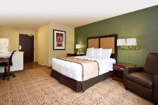 Nassau Bay Hotel | Stay Near NASA: Family-Friendly Suites in Houston