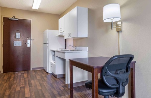 Romeoville Hotel | Discover Extended Stay America Suites in Chicago Romeoville