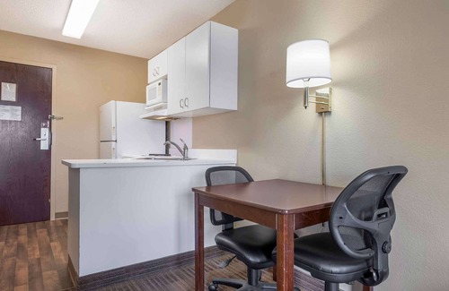 Romeoville Hotel | Discover Extended Stay America Suites in Chicago Romeoville