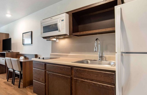 Kenner - Louis Armstrong International Airport Hotel | Convenient Extended Stay America Suites Near New Orleans Airport