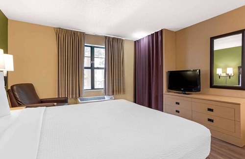Greenway Plaza-Upper Kirby Hotel | Convenient Extended Stay America Suites near Houston Medical Center