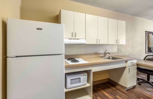 Downers Grove Hotel | Comfortable Extended Stay Suites in Downers Grove, Chicago