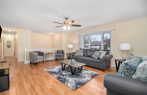 Aurora House | Comfortable Extended Stay in Aurora with Family Amenities
