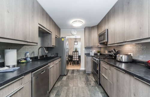 Schaumburg House | Pet-Friendly Extended Stay in Hoffman Estates with Breakfast