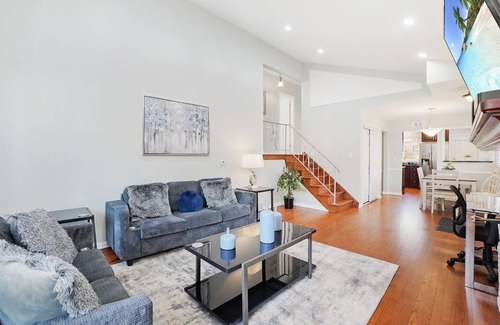 Northbrook House | Explore Extended Stay Northbrook with Pet-Friendly Amenities