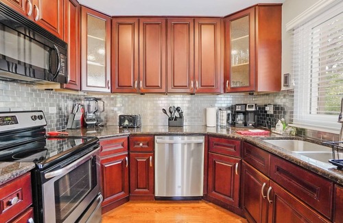 Northbrook House | Explore Extended Stay Northbrook with Pet-Friendly Amenities