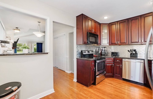 Northbrook House | Explore Extended Stay Northbrook with Pet-Friendly Amenities