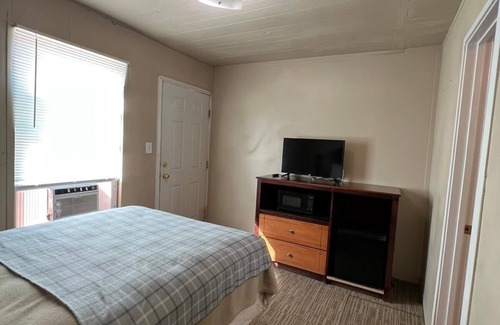 Carrizo Springs Hotel | Convenient Extended Stay in Carrizo Springs with Breakfast