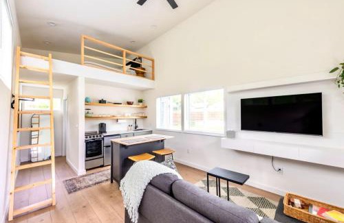 Windsor Park Apartment | Extended Stay Retreat - Cozy yet Spacious Tiny Gem