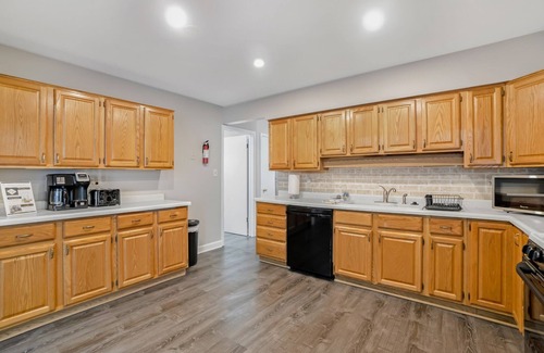 Elk Grove Village House | Pet-Friendly Extended Stay in Elk Grove Village