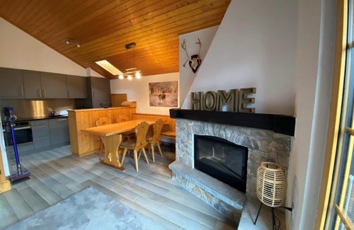 St. Luc Apartment | Renovated Attic Apartment with Balcony & Family Amenities