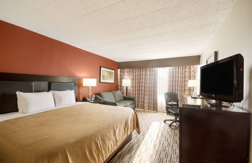 Exton Hotel | Explore Exton Hotel & Conference Center: Pool, Spa & More