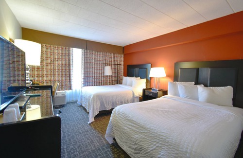 Exton Hotel | Explore Exton Hotel & Conference Center: Pool, Spa & More