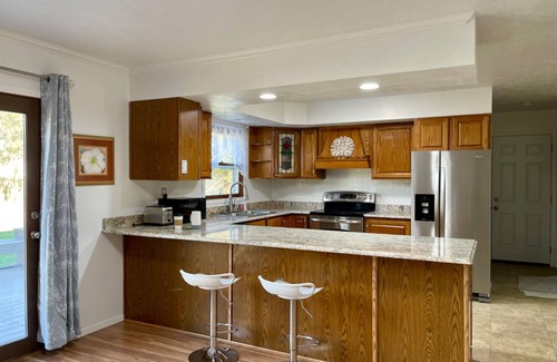 Champaign House | Spotless Retreat with Free Parking & Wi-Fi - 9.8 Rated!