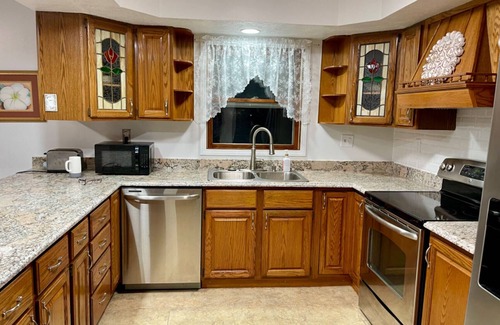 Champaign House | Spotless Retreat with Free Parking & Wi-Fi - 9.8 Rated!