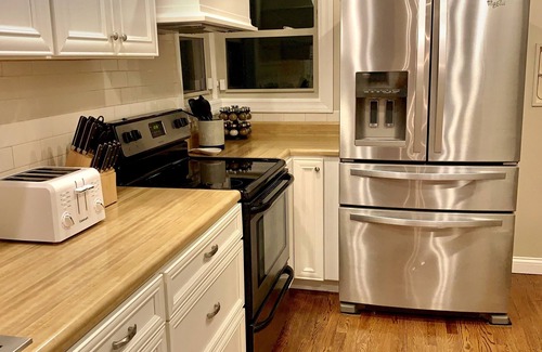 Wooded Estates House | Immaculate Retreat Near ND with Family-Friendly Amenities
