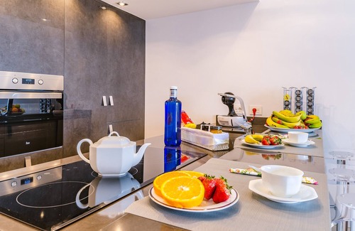Playa del Aguila Apartment | Luxury Beachfront Apartment with Ocean View & Pool