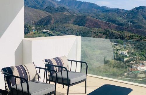 Ojen Apartment | Palo Alto Modern Apartment with Ocean and Mountain Views