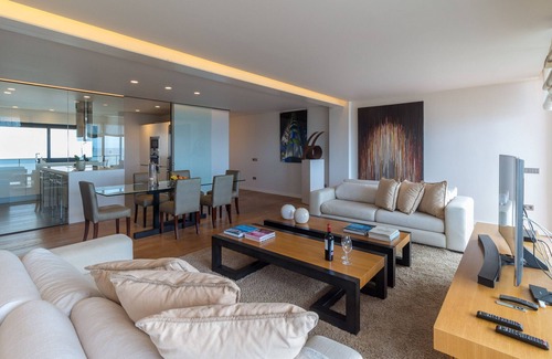 Melenara Apartment | Beachfront Apartment with Ocean View and Spa Amenities
