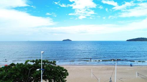 Picarras House | Beautiful Oceanfront Getaway at Extraordinária Casa Pé na Areia
