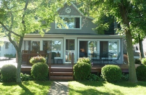 Paw Paw Lake Cottage | Unforgettable Cottage Compound Retreat on Paw Paw Lake