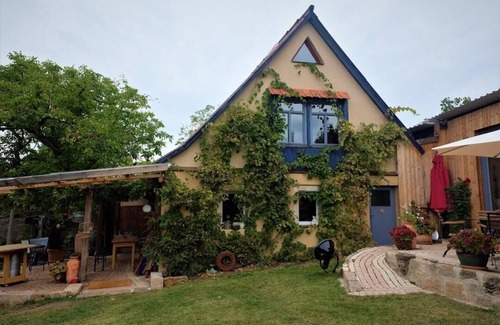 Mainleus House | Enchanting Artist's House with Ocean View & Family Amenities