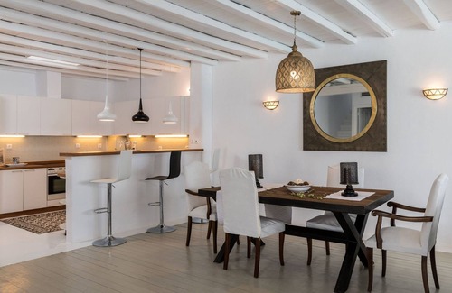 Mykonos Town Villa | Elegant Villa Pousha: Oceanfront 5-Bedroom Retreat