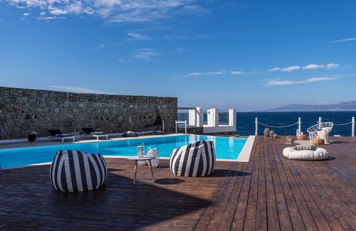 Mykonos Town Villa | Elegant Villa Pousha: Oceanfront 5-Bedroom Retreat