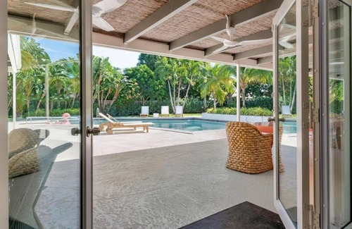 Southside Villa | Indulge in a Palm Beach Pool Oasis with Oceanfront Views