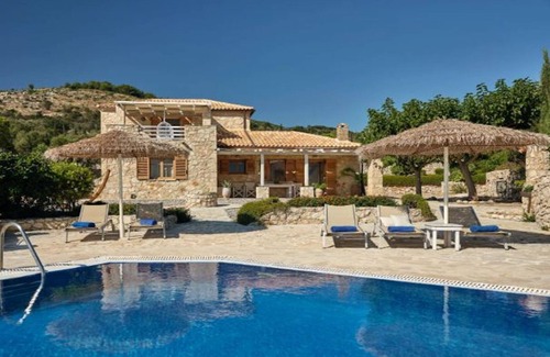 Korithi Villa | Elegant Villa Crystal with Private Pool & Sea Views