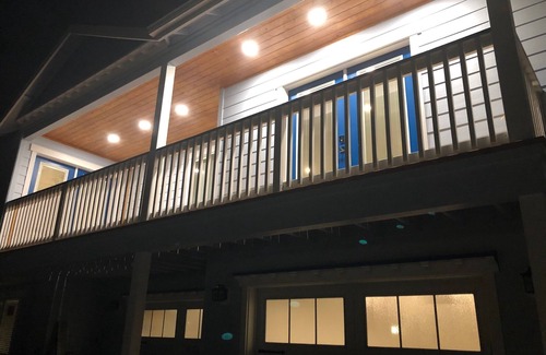 Grants Pass House | Immaculate Rose Unit A Loft with Pool and Pet-Friendly Perks
