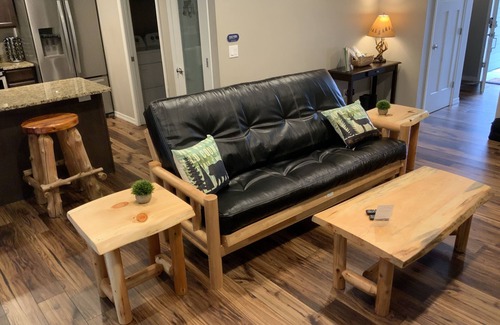 Grants Pass Apartment | Spotless Unit A: Guest Rated 9.8 with Pool & Breakfast