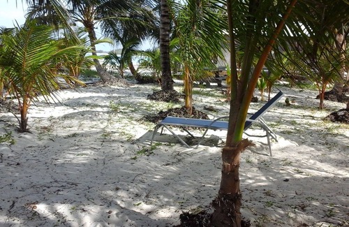 Rolleville Apartment | Discover Exuma's Best Kept Secret with Spa & Breakfast
