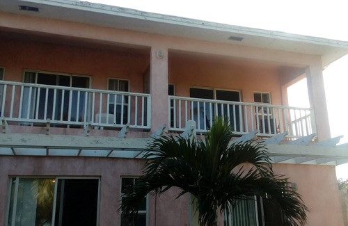 Rolleville Apartment | Discover Exuma's Best Kept Secret with Spa & Breakfast