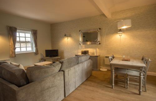 Holestone Moor House | Pet-Friendly Eyam Cottage at Darwin Lake Holiday Village
