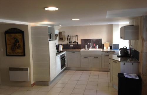 Eymet House | Kid-Friendly Eymet Townhouse with Kitchen Amenities