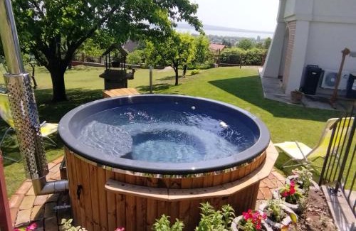 Vonyarcvashegy House | Discover Ezüsthíd Vendégház: Oceanfront Family Retreat