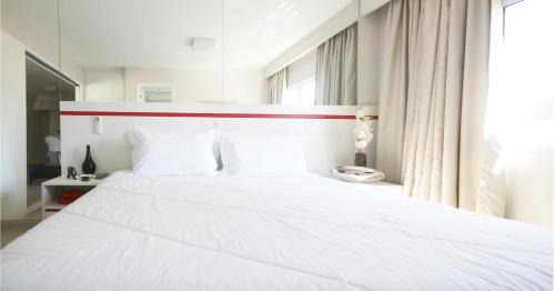 Liberdade Hotel | Discover Ez Aclimação Hotel: Family-Friendly with Pool