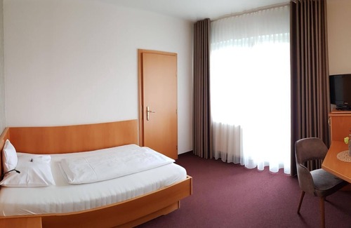 Bad Waltersdorf House | Cozy Balcony Retreat at Hotel-Restaurant Teuschler-Mogg